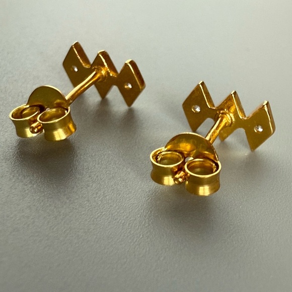 14k Gold Vermeil Geometric Earrings with Dazzling Gemstones - Picture 11 of 12